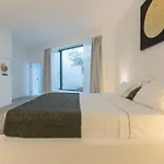 Heavens Edge By Mr And Mrs White Hotell Imerovigli (Santorini)