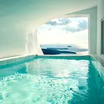 Hotell Heavens Edge By Mr And Mrs White *
