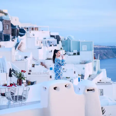 Heavens Edge Hotel Imerovigli (Santorini)