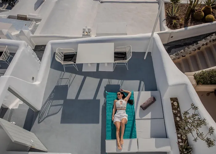 Heavens Edge Hotel *