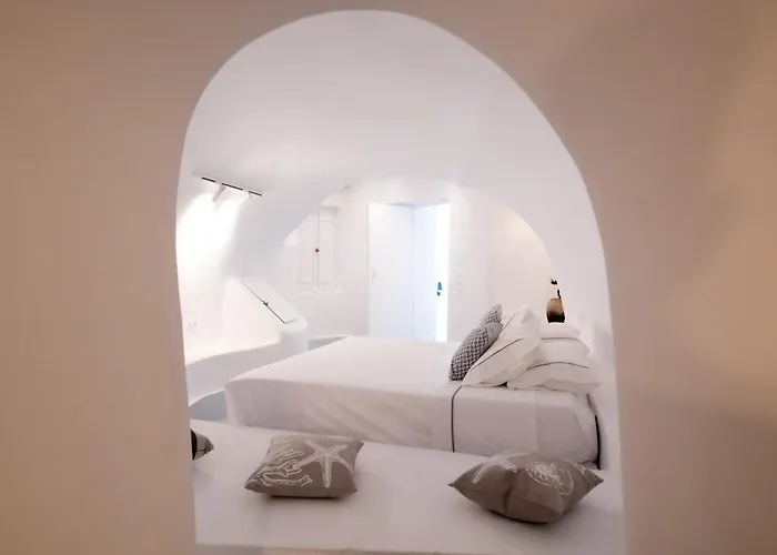 Heavens Edge Hotel Imerovigli (Santorini)