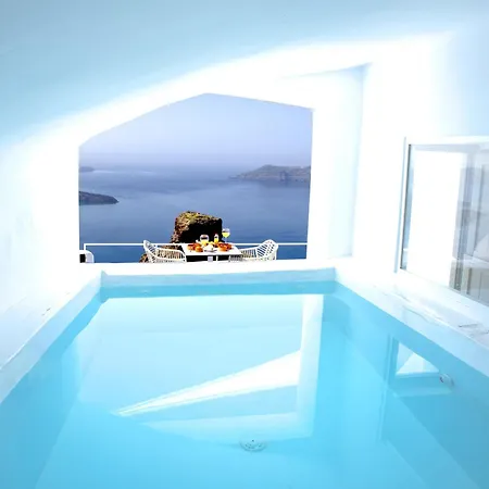 Heavens Edge Imerovigli (Santorini)
