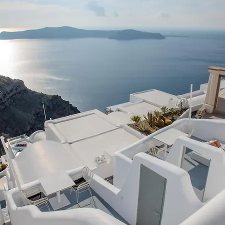 Heavens Edge Hotel *