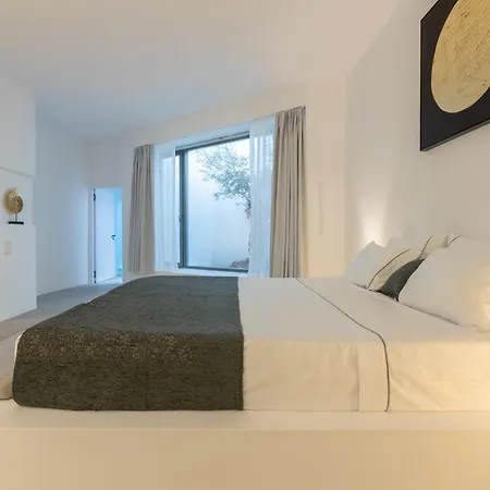 Heavens Edge Hotel Imerovigli (Santorini)