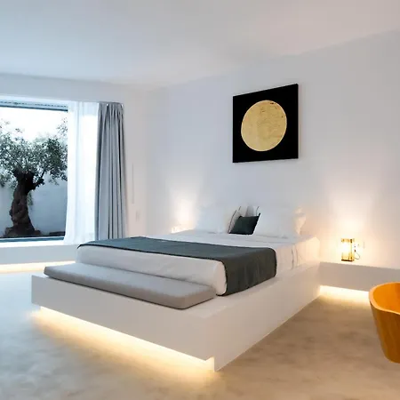 Heavens Edge Hotel *