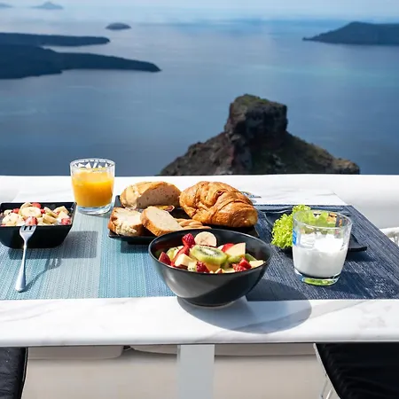 Heavens Edge Imerovigli (Santorini)