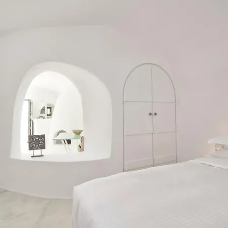 Heavens Edge Hotel Imerovigli (Santorini)