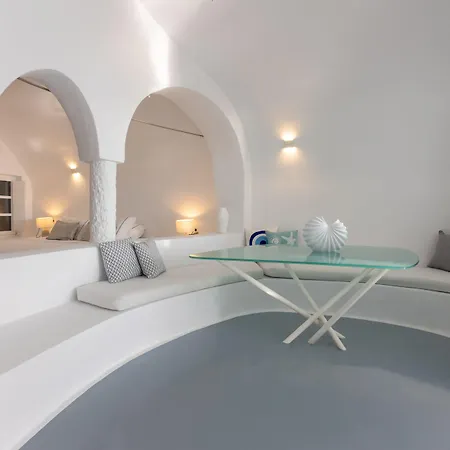 Heavens Edge By Mr And Mrs White * Imerovigli (Santorini)