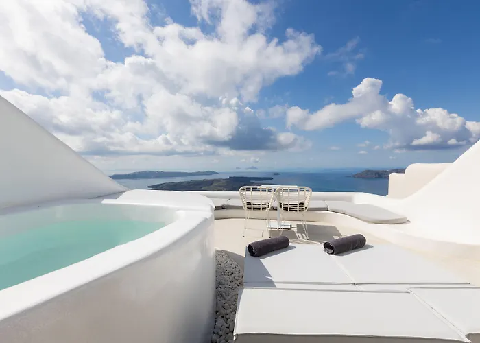 Heavens Edge Imerovigli (Santorini)