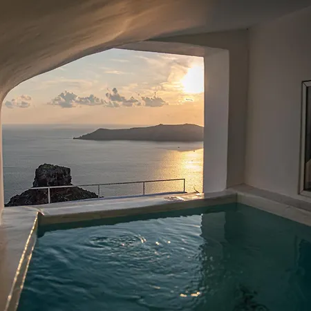 Heavens Edge מלון