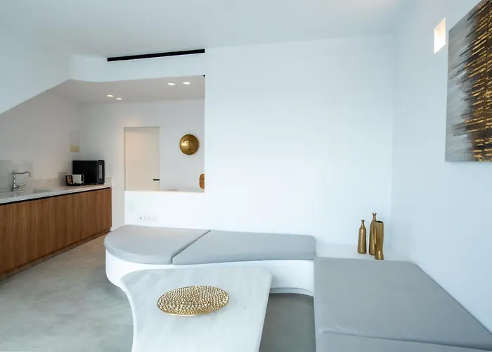 Heavens Edge Hotel *