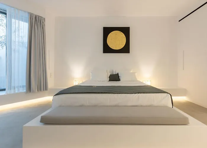 Heavens Edge * Imerovigli (Santorini)