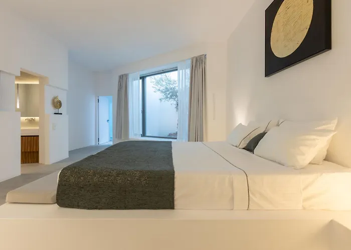 Heavens Edge Hotel Imerovigli (Santorini)